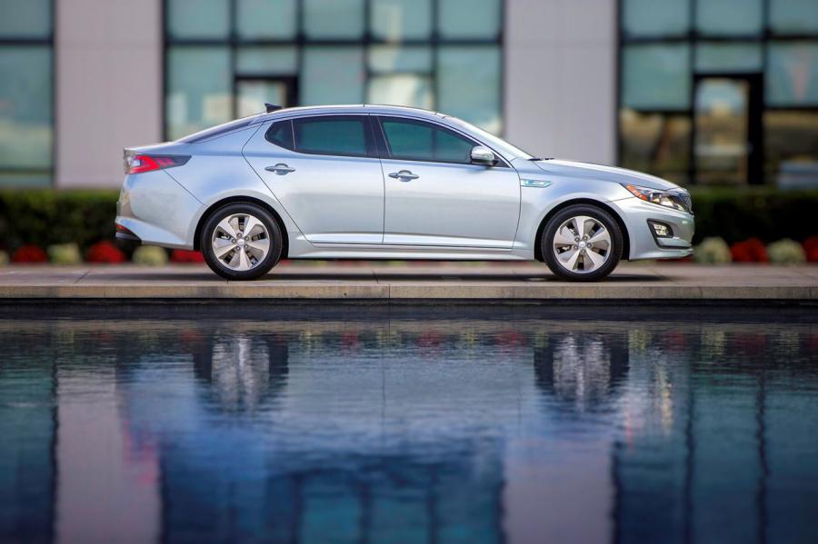  Kia Optima Hybrid 2014 года  (фото 27 из 32)